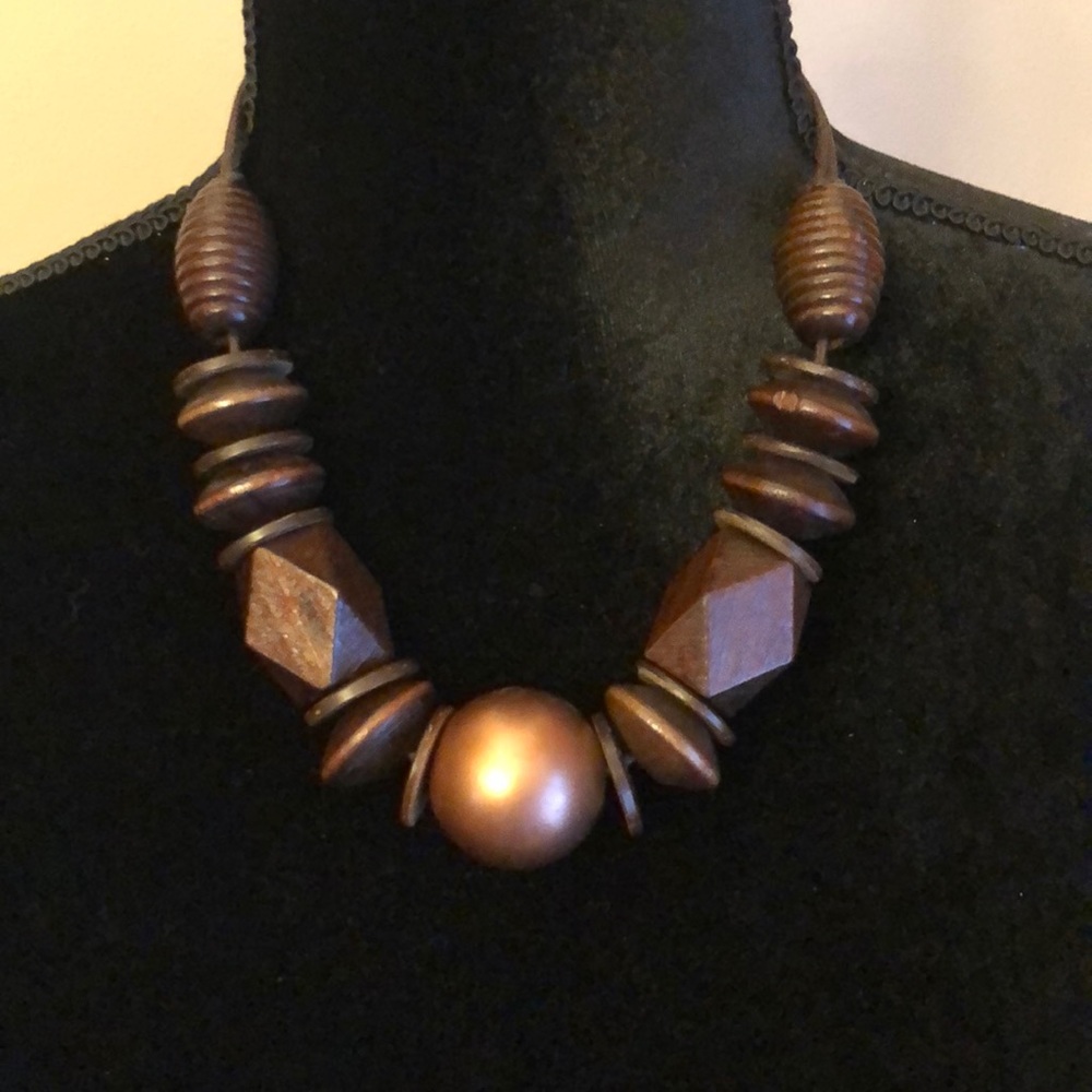 NWT necklace/earrings set by Paparazzi PRICE FIRM